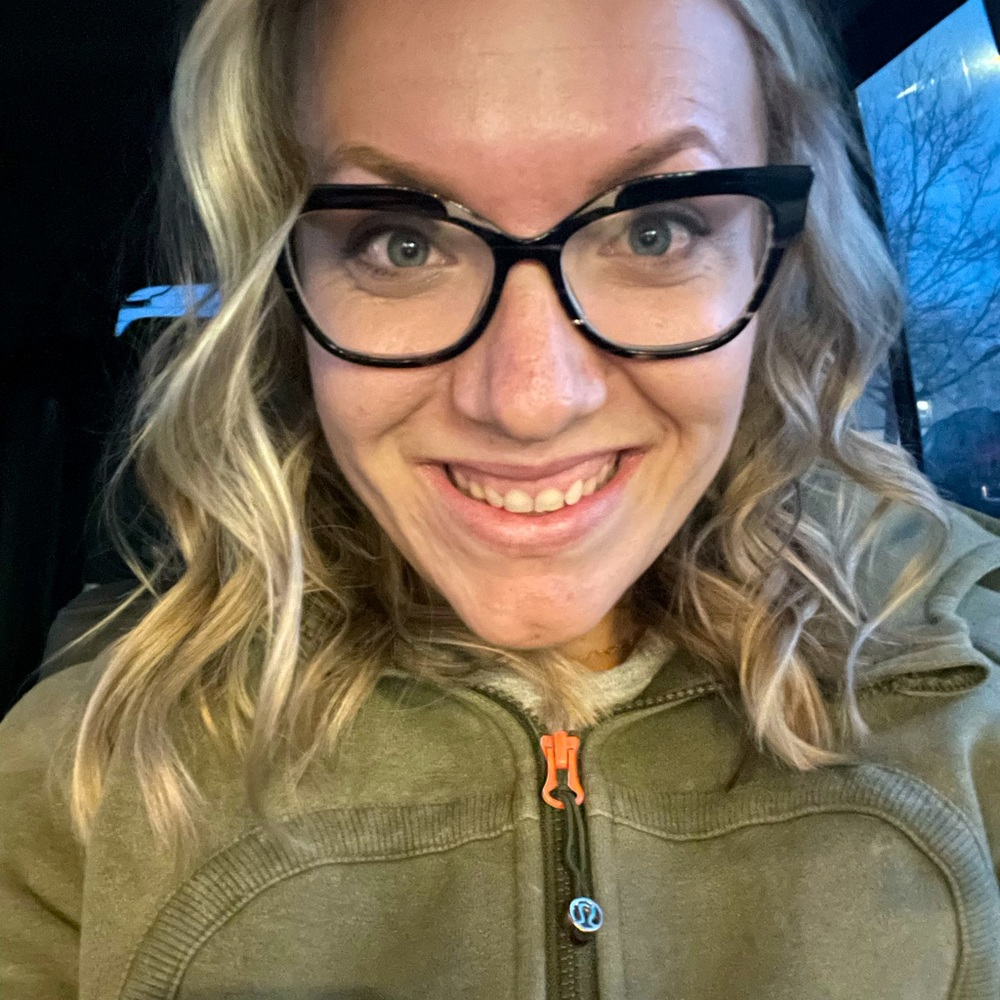 Meet your Posher, Kayla